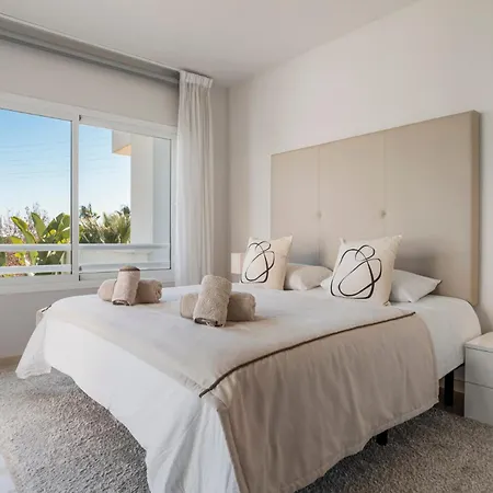 Luxury With Free Alcazaba Lagoon Access Estepona