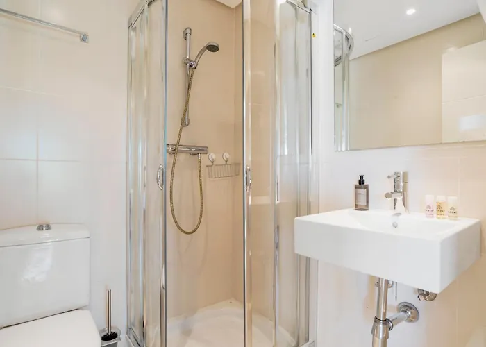 Luxury With Free Alcazaba Lagoon Access Apartamento Estepona